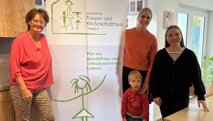 0220 - Reifenhäuser_spendet_an_FHF